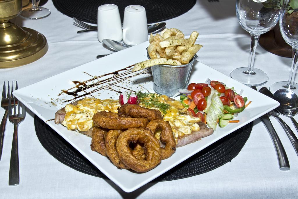 Bahnhof Hotel אוס מראה חיצוני תמונה